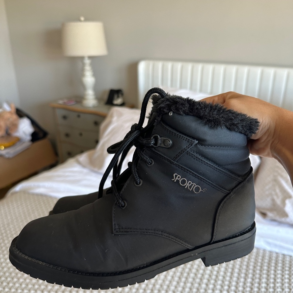 Sporto Insulated Black Boots with Plush Trim